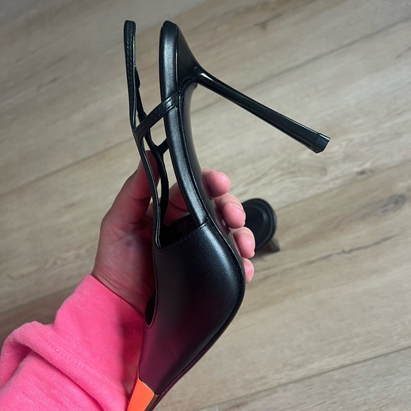 Saint Laurent JEANNE SLINGBACK PUMPS IN SMOOTH LEATHER - Picture 12 of 13